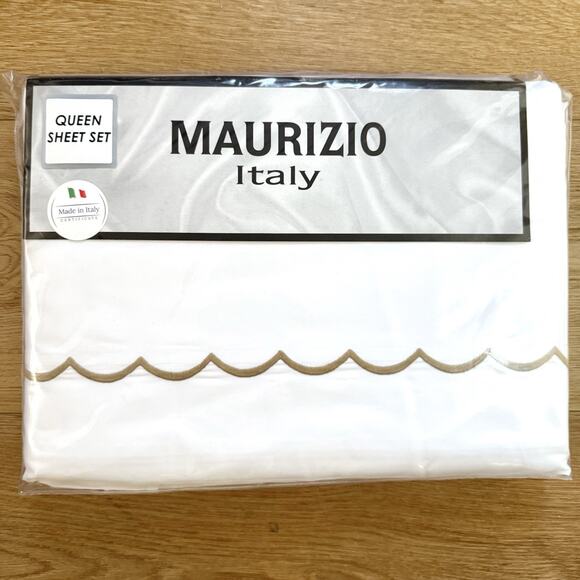 Maurizio Italy QUEEN Sheet SET White with Embroidered Gold Scalloped Trim NEW! - Picture 1 of 4
